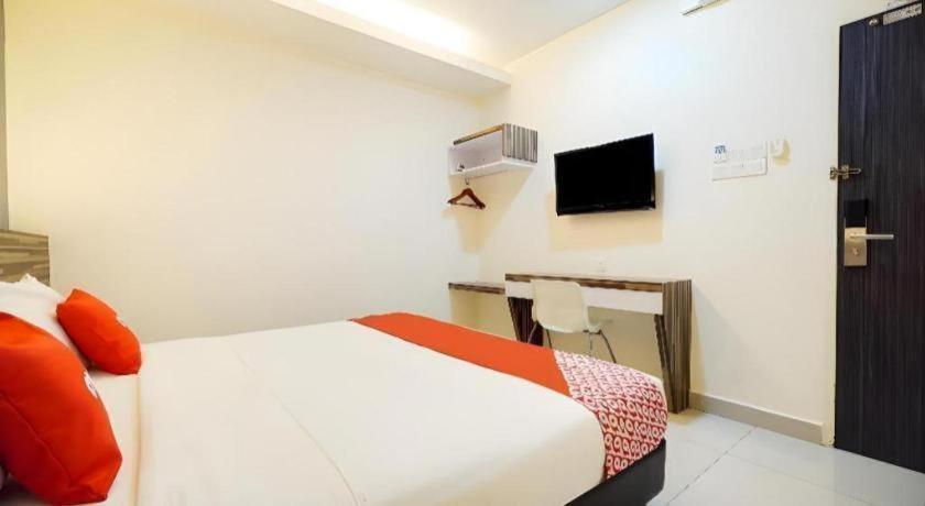 Gm Holiday Hotel Permai Jaya Kampong Tebing Rabak Exterior photo