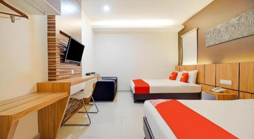 Gm Holiday Hotel Permai Jaya Kampong Tebing Rabak Exterior photo